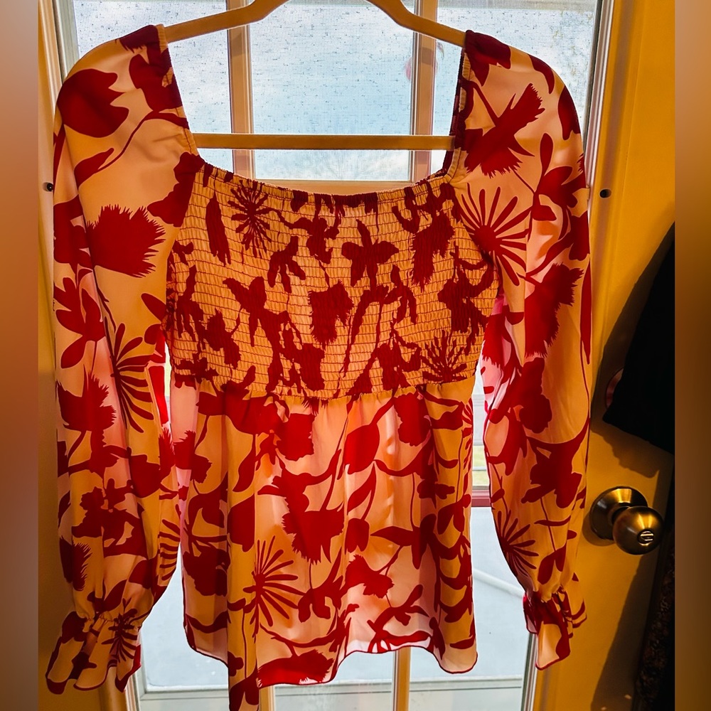 Nice blouse, comfortable,